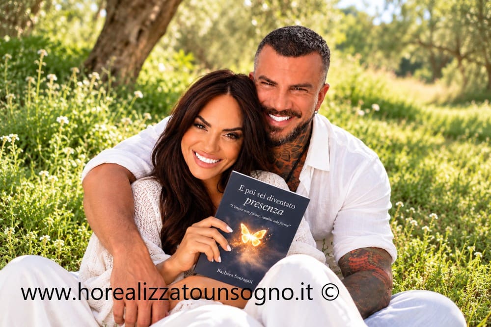 Barbara Santagati e Diego Daddì – E poi sei diventato presenza Barbara Santagati e Diego Daddì abbracciati in un prato, con il libro E poi sei diventato presenza